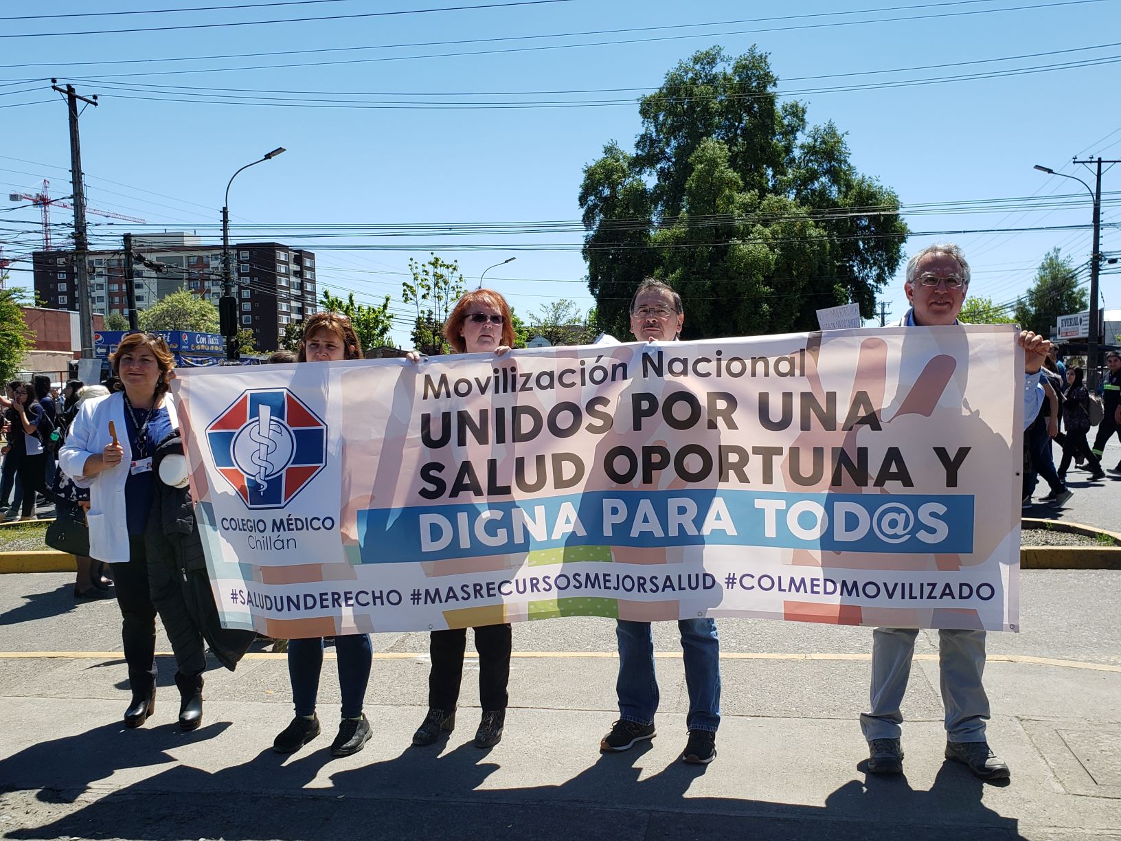 Gremio médico y colegios profesionales inician movilización por demandas en torno a la salud pública